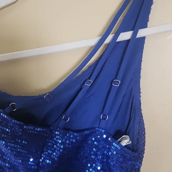 Elegant Blue Sequin Dress - Picture 3 of 7